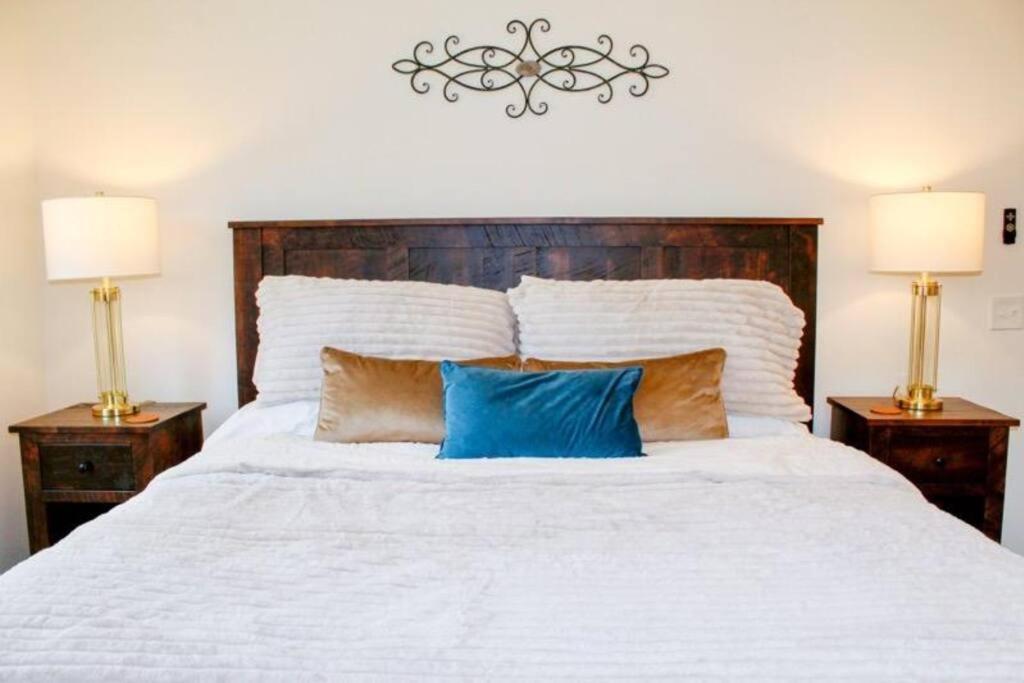 Luxe Retreat - June Sale! - Easy Drive - Xl Swim Spa - Award Winning! Sevierville Exteriör bild