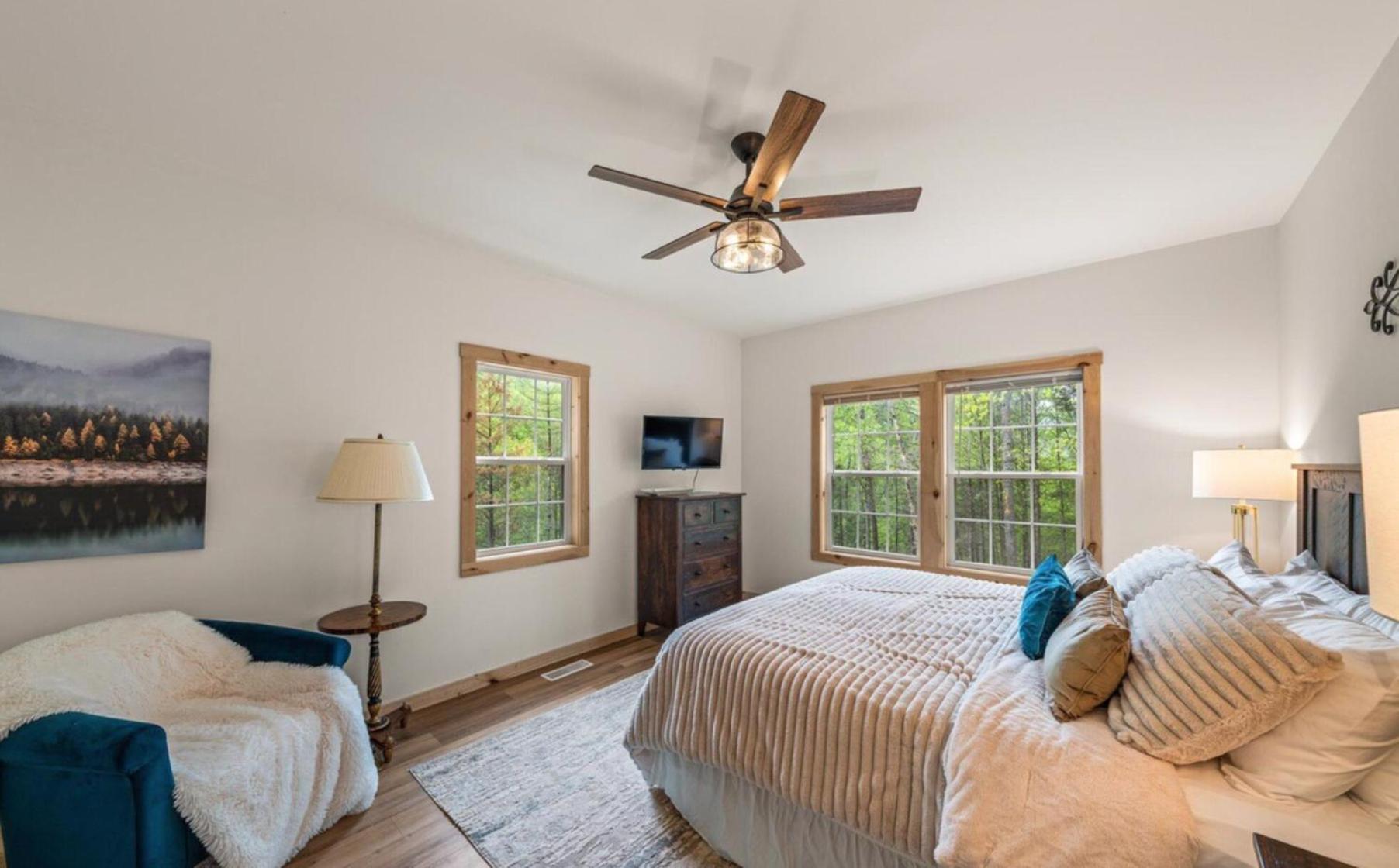 Luxe Retreat - June Sale! - Easy Drive - Xl Swim Spa - Award Winning! Sevierville Exteriör bild