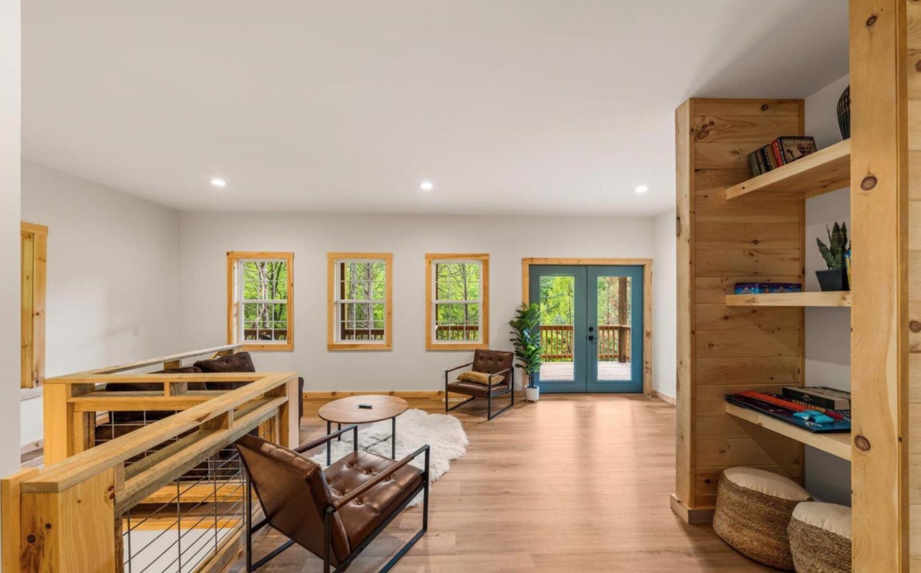 Luxe Retreat - June Sale! - Easy Drive - Xl Swim Spa - Award Winning! Sevierville Exteriör bild